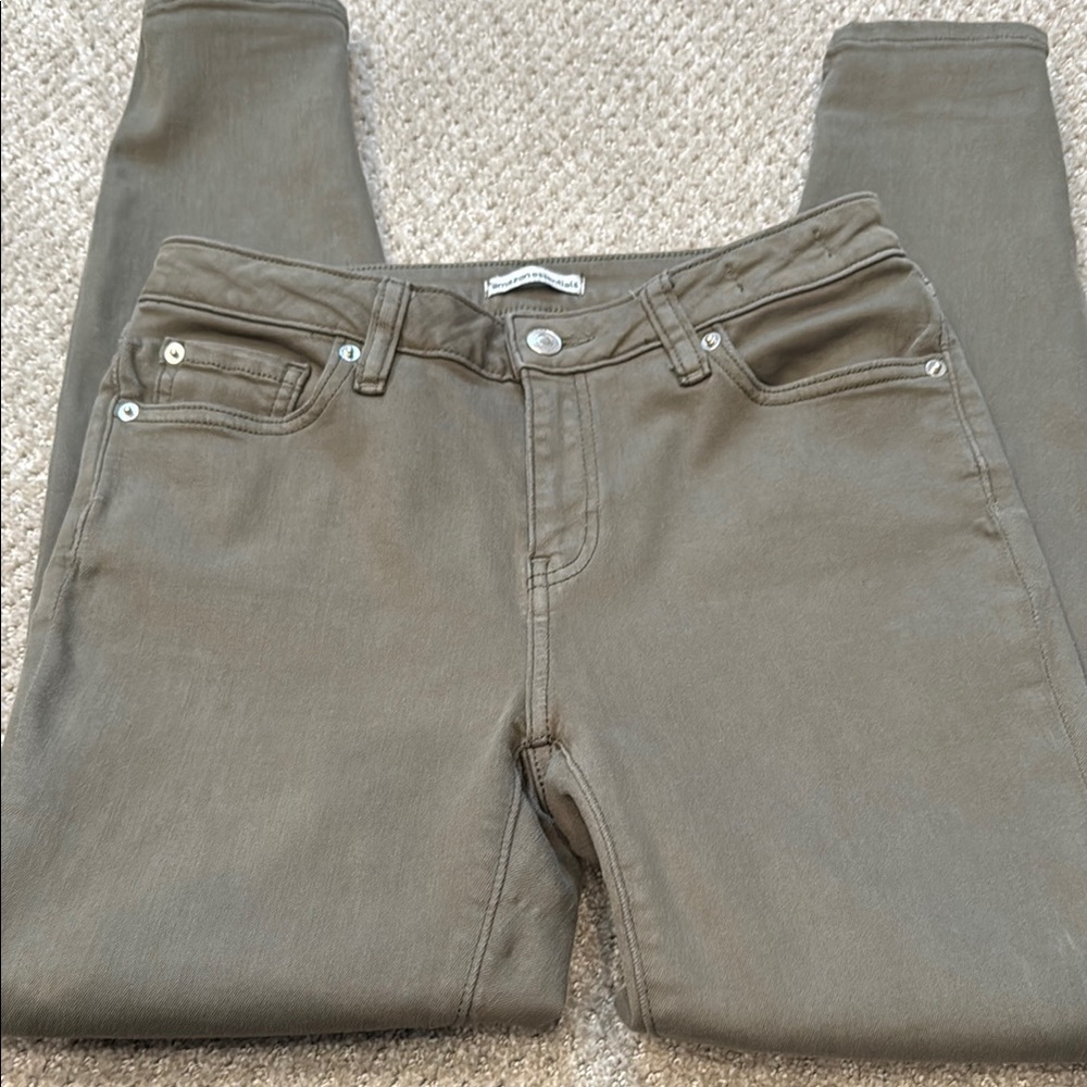 Amazon Essentials Green Skinny Jeans with Sleek Fit - Picture 5 of 6